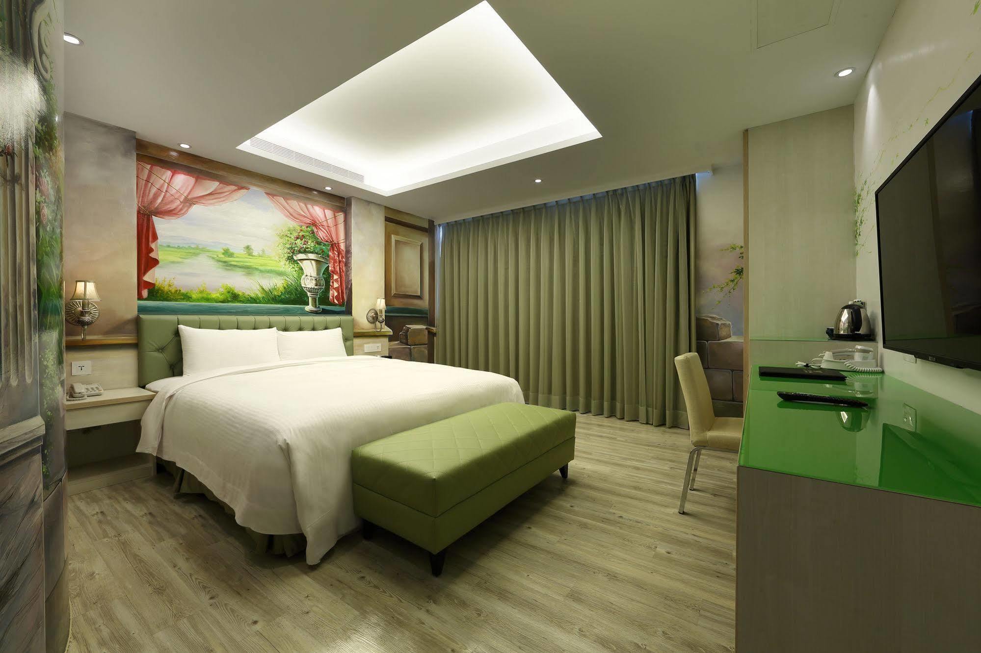 Shichi Hotel Гаосюн Экстерьер фото