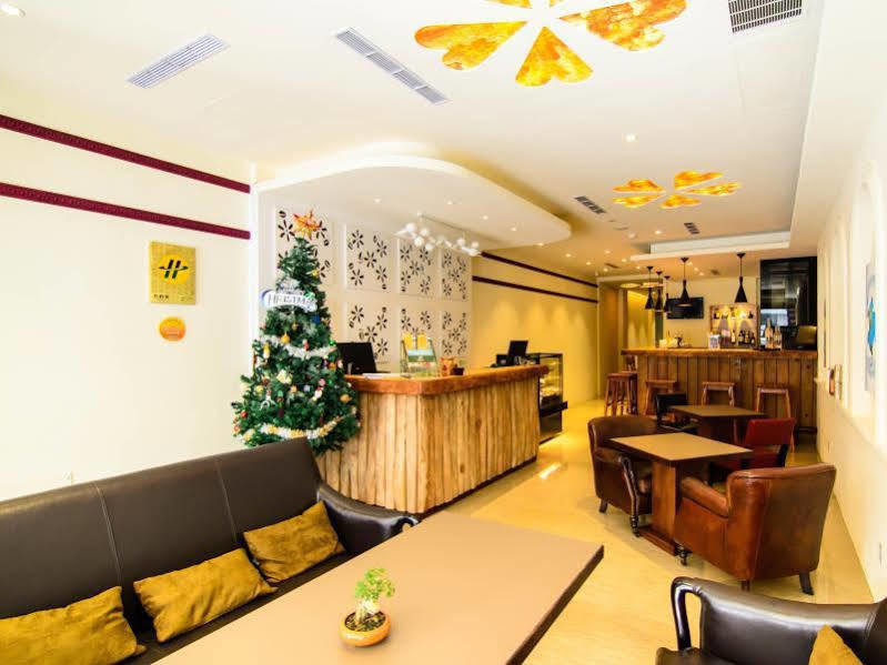 Shichi Hotel Гаосюн Экстерьер фото