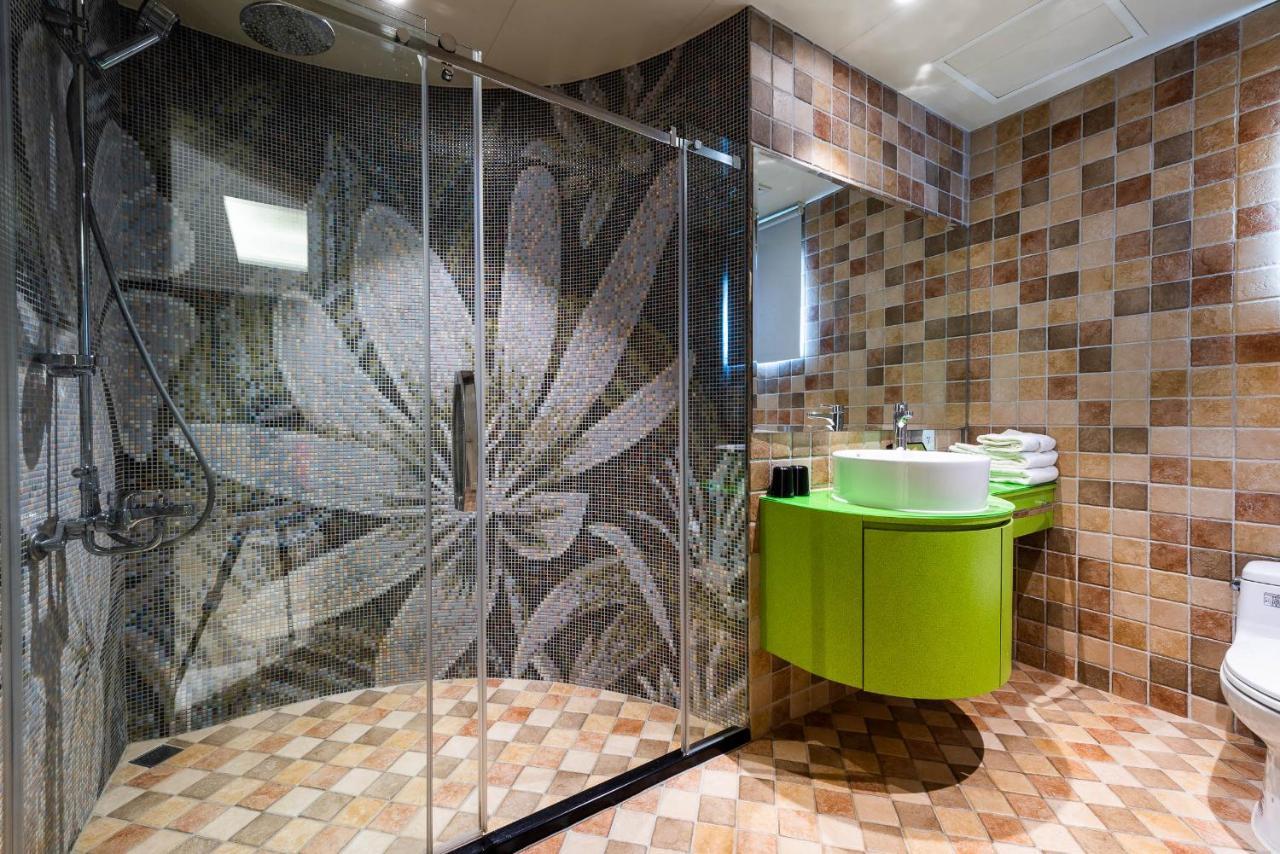 Shichi Hotel Гаосюн Экстерьер фото