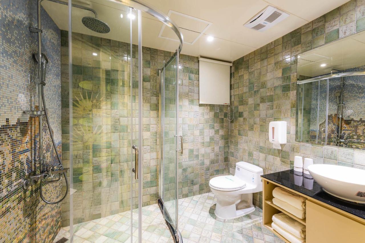 Shichi Hotel Гаосюн Экстерьер фото